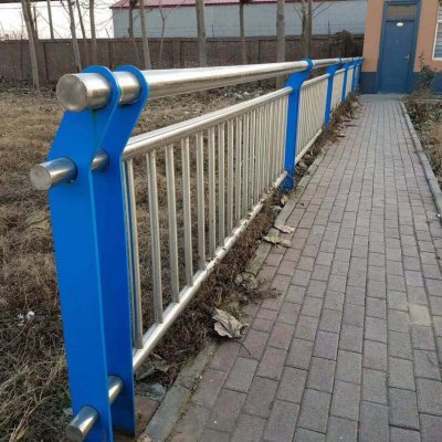 樂(lè)意金屬制品常用的不銹鋼復(fù)合管切割的方式是什么